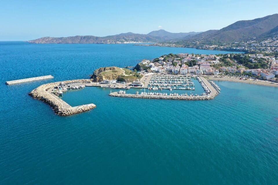 Апартаменти Port De Llanca , La Miranda Екстер'єр фото